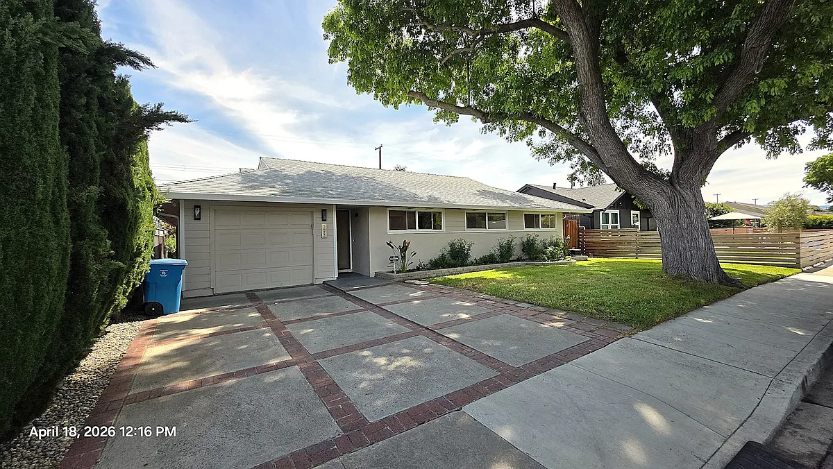 Building Photo - 1423 Blackfield Dr