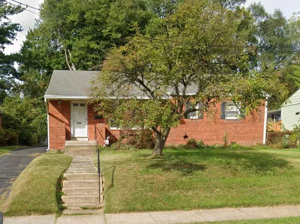 2620 N Sycamore St, Arlington, VA 22207