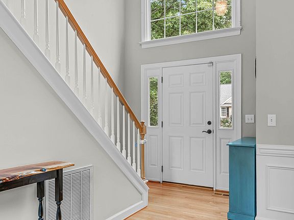 5th image of 9501 Meadowmont Ln