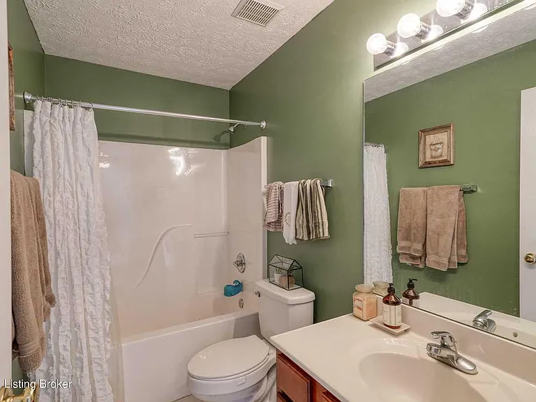 10713 Elkington Ln — Photo 16