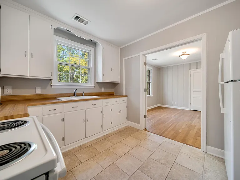 620 Crieve Rd — Photo 10