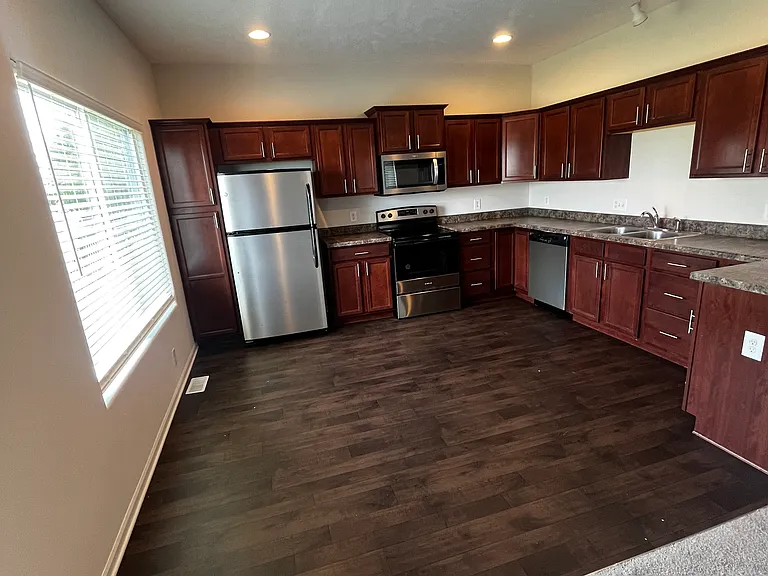 16210 Camden Ave — Photo 13