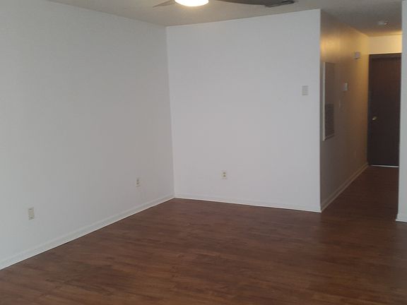 4th image of 210 W Austin St APT 201