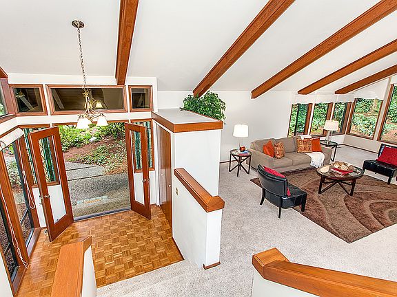 3rd image of 13610 NE 48th Pl