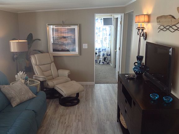 Living rm. flat screen wi-fi