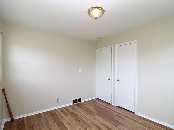 5th image of 1919 Stieber St