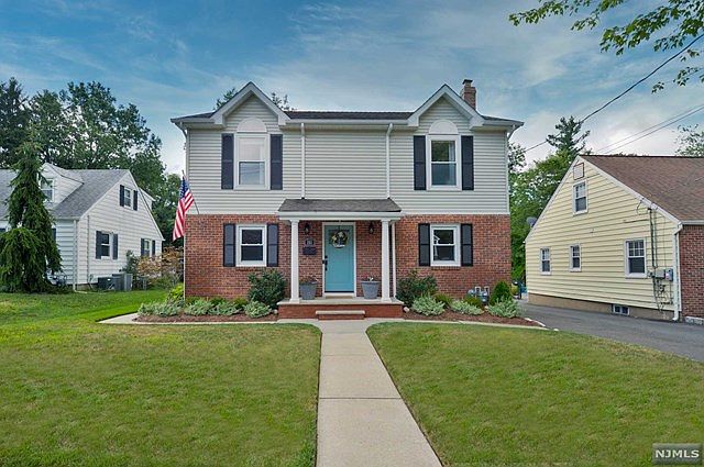 1st image of 193 Mill St