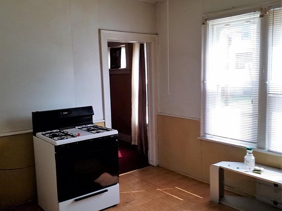 3rd image of 60 Warring Ave