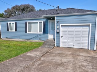 35 SW Cottage St, Newport, OR 97365