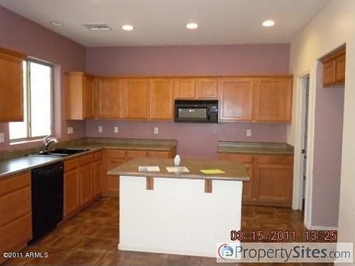 3rd image of 4514 E Loma Vista St