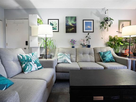 3rd image of 352 Burnside Rd W