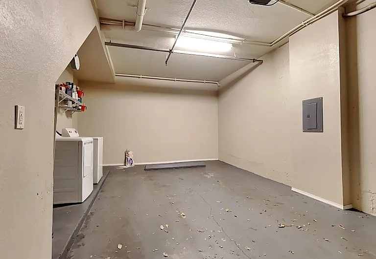 5236 Hampton Beach Pl — Photo 2