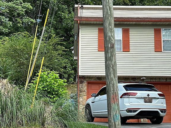 3rd image of 6816 Silent Brook Ln