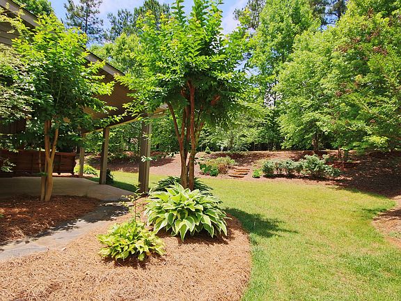 5th image of 258 Riverwood Rd