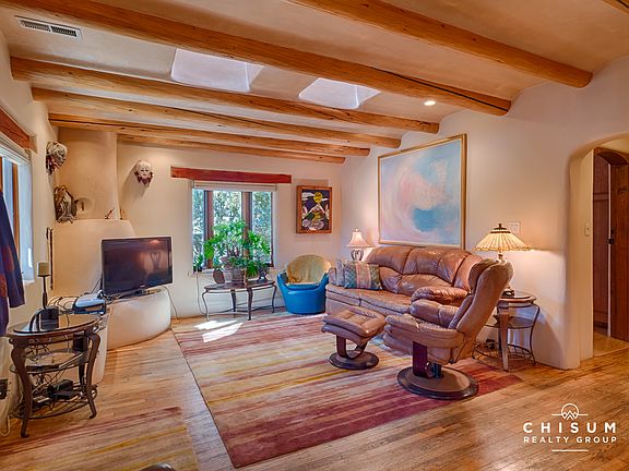 4th image of 407 Martinez Ln