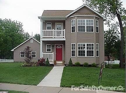 Front of House
						:
						Maintenance free decking with vinyl railing; maintenance free landscaping