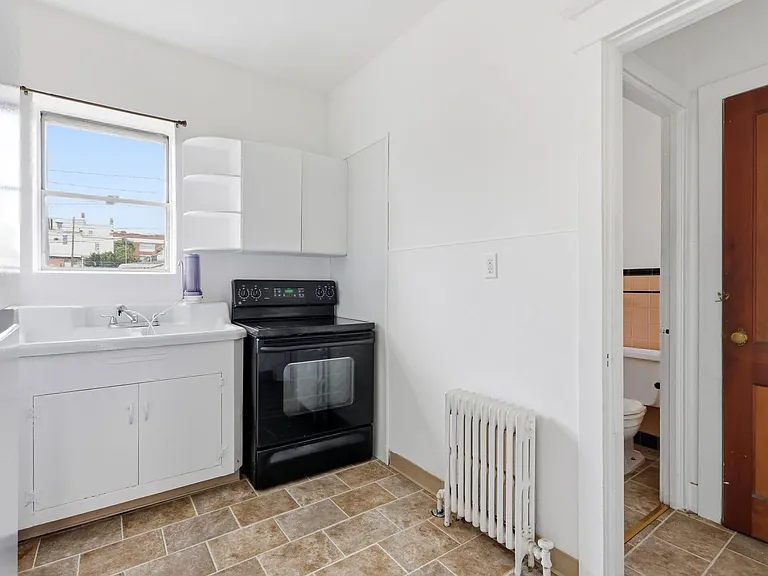 910 S 7th St — Photo 9