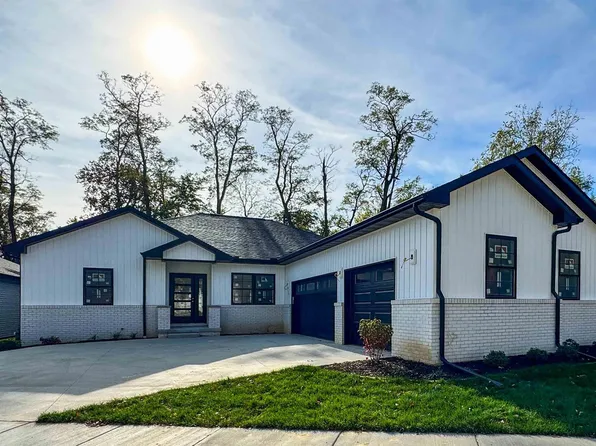 2716 W Woods Edge Dr, Peoria, IL 61614