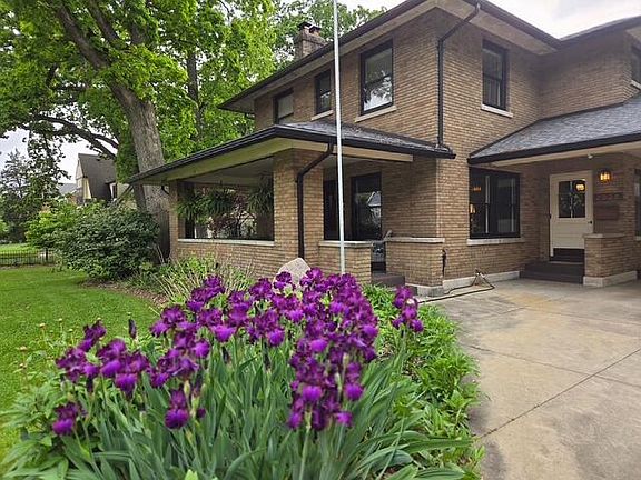 4th image of 2226 Oakland Dr
