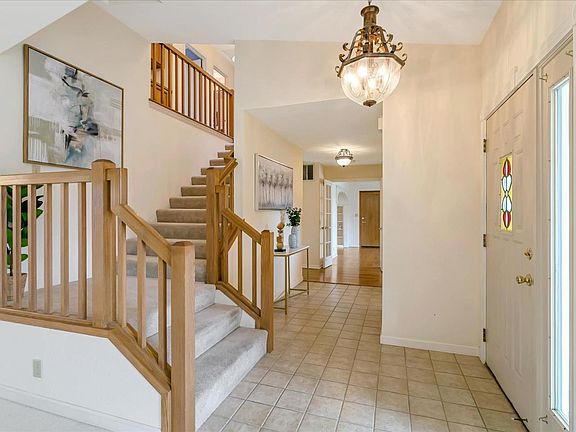 5th image of 15885 Descansa Ct