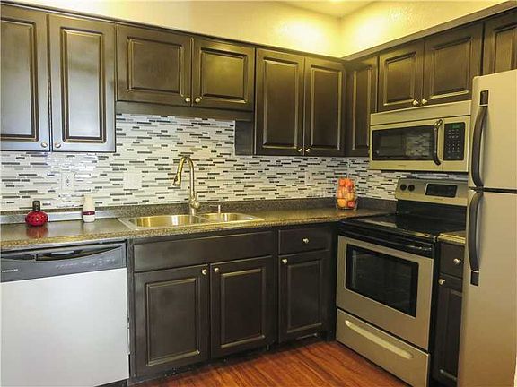 2nd image of 7905 Kosi Palm Pl