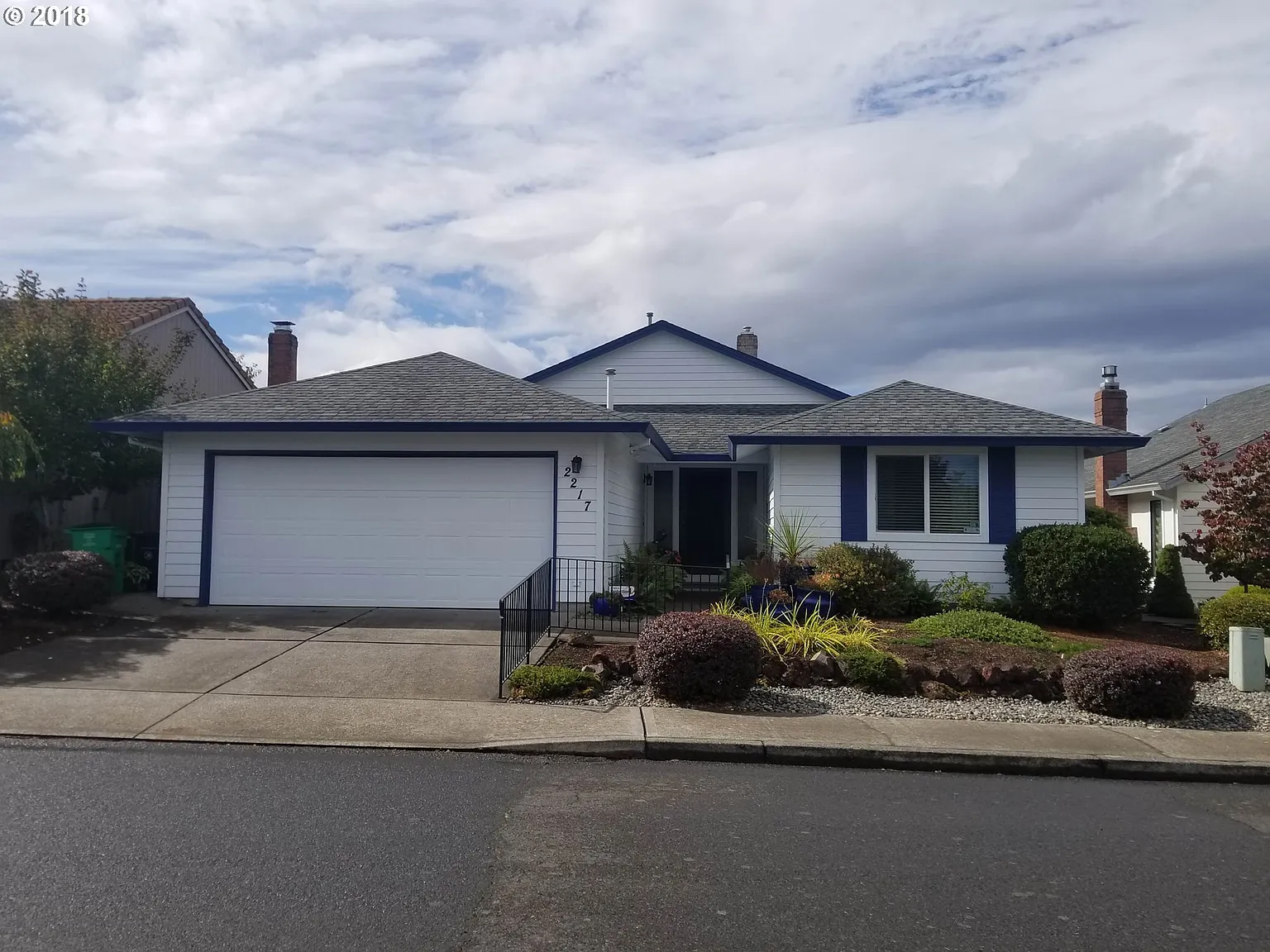 2217 NE 155th Ave photo 1