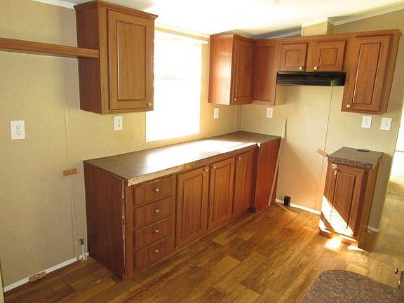 4th image of 400 De Jeane Rd