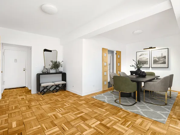 25 Sutton Place South 2L image 3 of 11