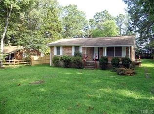 102 Glosson Cir, Carrboro, NC 27510