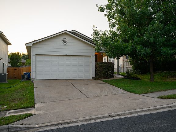 3rd image of 5220 Hutchinson Dr