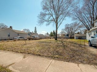 1168 Klaus St, Green Bay, WI 54302
