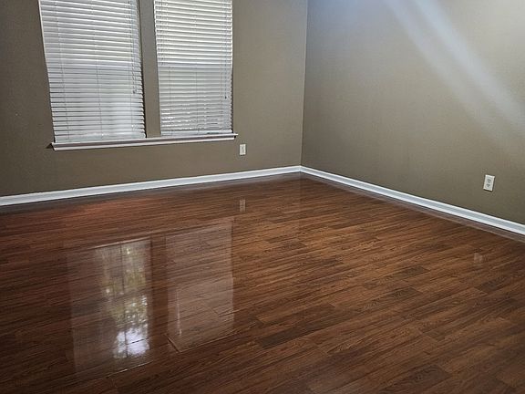 5th image of 10118 Clear Creek Cir