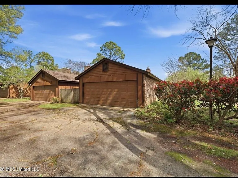 5 Shore Dr — Photo 31