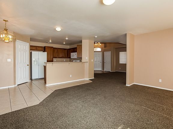 4th image of 3908 Camryn Holly St
