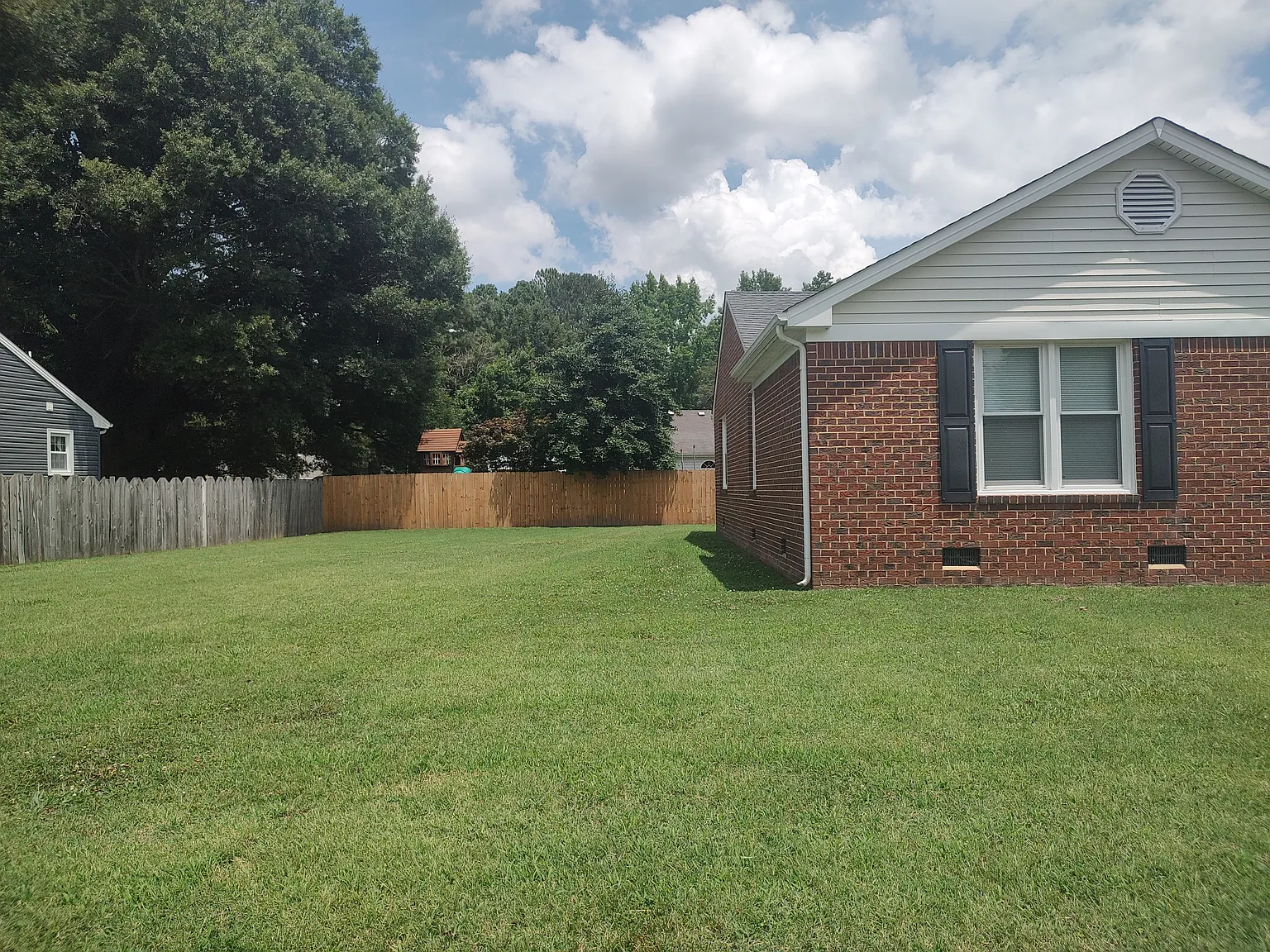 4 bed, 2.5 bath, 2225 sqft, $3,100 — Photo 3