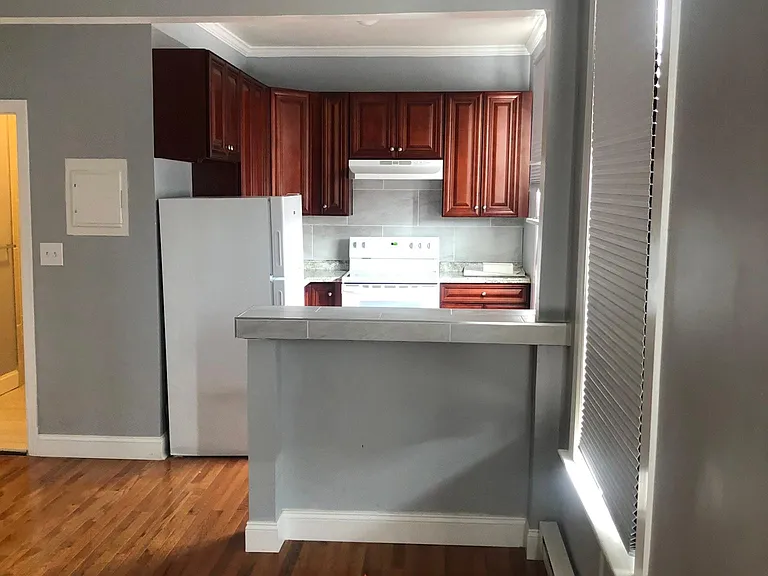 220 Sherman Ave #3 — Photo 2