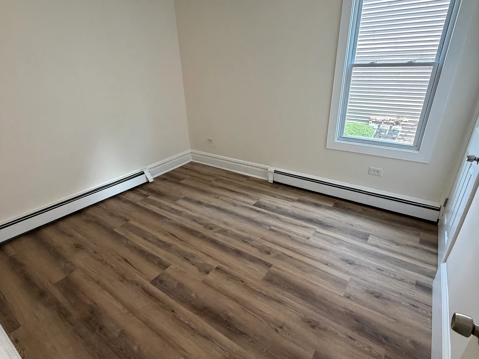 3 bed, 1250 sqft, $2,400 — Photo 3