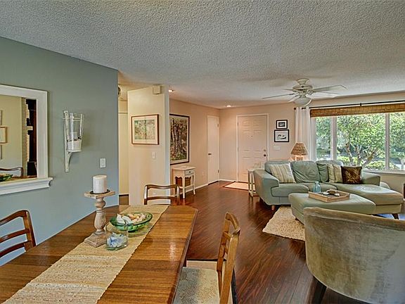 4th image of 1922 Yew Ave NE