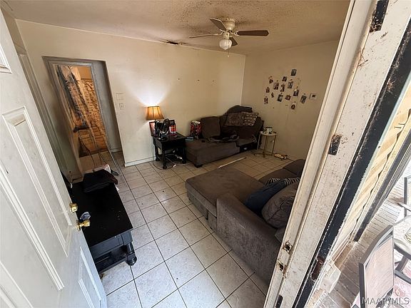 2nd image of 1711 Champion St