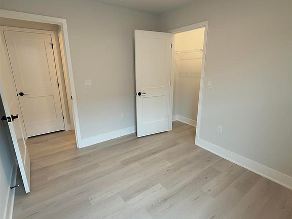 5th image of 3327 Bliss Ln
