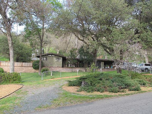 3rd image of 2970 Oak Crest Ave