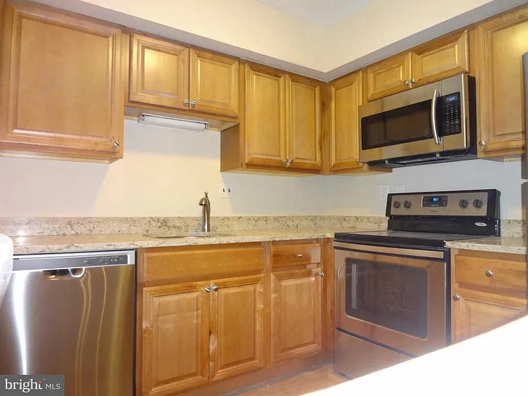 5200 Hilltop Dr #B13 — Photo 16