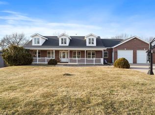 4300 Bluff Point Ct, Hazel Green, WI 53811