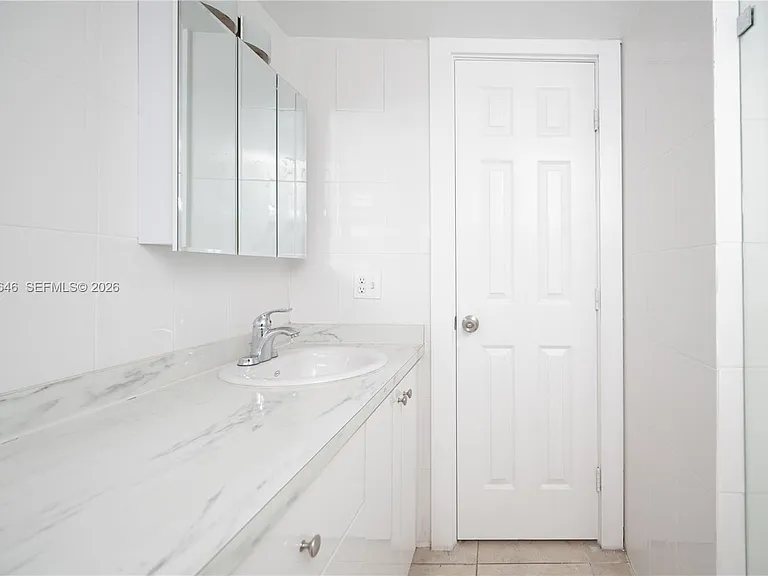 500 NE 26th St #5D — Photo 9