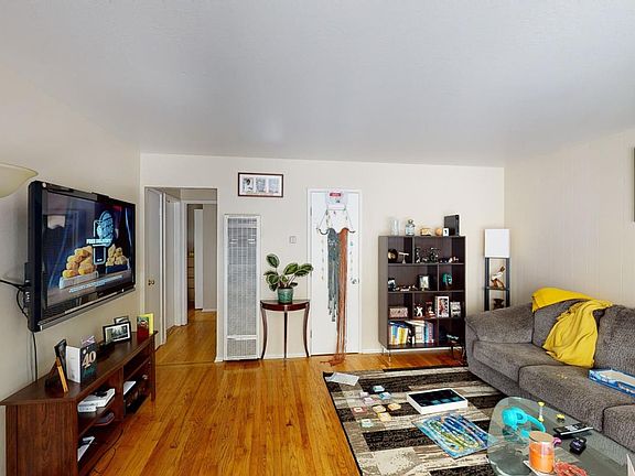 3rd image of 2408 Palmetto Ave