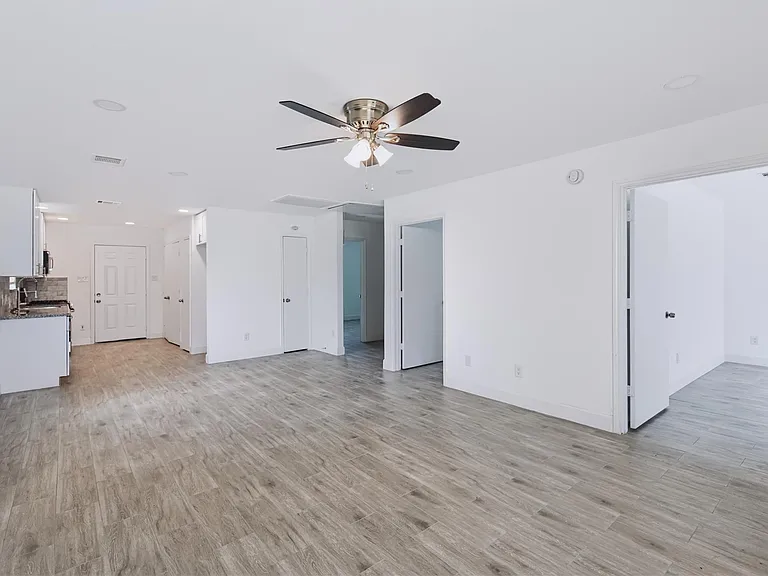 11522 Mosscrest Dr — Photo 2