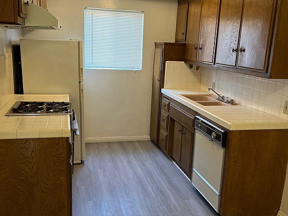 5th image of 408 N Marguerita Ave #B