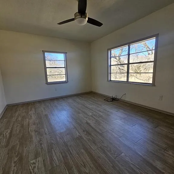 517 E Vinita Ave — Photo 11
