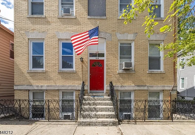 200 Forest St #3R — Photo 13
