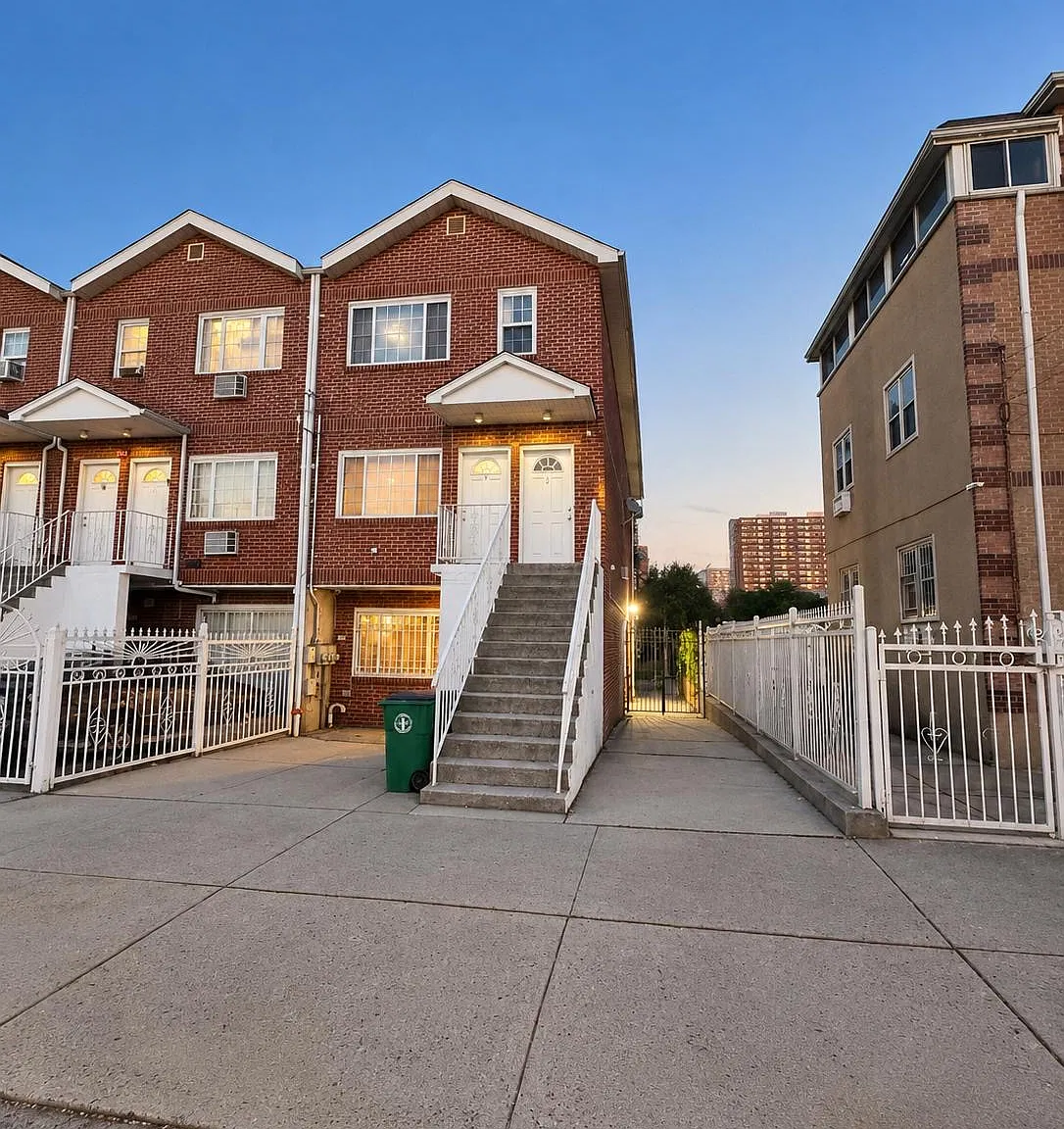 3 bed, $3,600 — Photo 1
